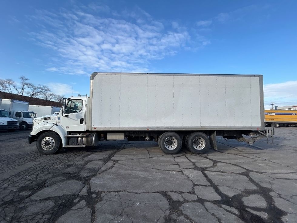 Medium Duty Box Truck-Light and Medium Duty Trucks-Freightliner-2020-M211264S-Sturtevant-WI-275,532\n\t\tmiles-$ 91,500 - Image 4