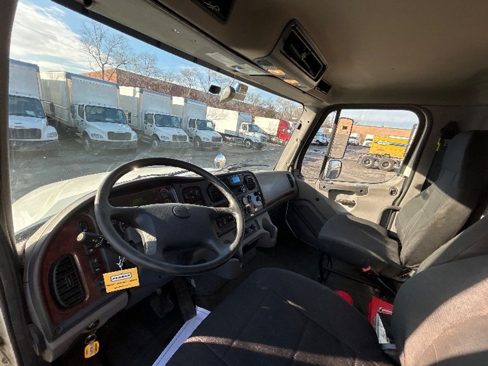 Medium Duty Box Truck-Light and Medium Duty Trucks-Freightliner-2020-M211264S-Sturtevant-WI-275,532\n\t\tmiles-$ 91,500 - Image 17