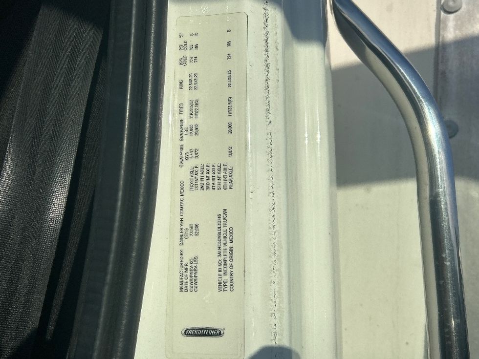 Medium Duty Box Truck-Light and Medium Duty Trucks-Freightliner-2020-M211264S-Sturtevant-WI-275,532\n\t\tmiles-$ 91,500 - Image 25