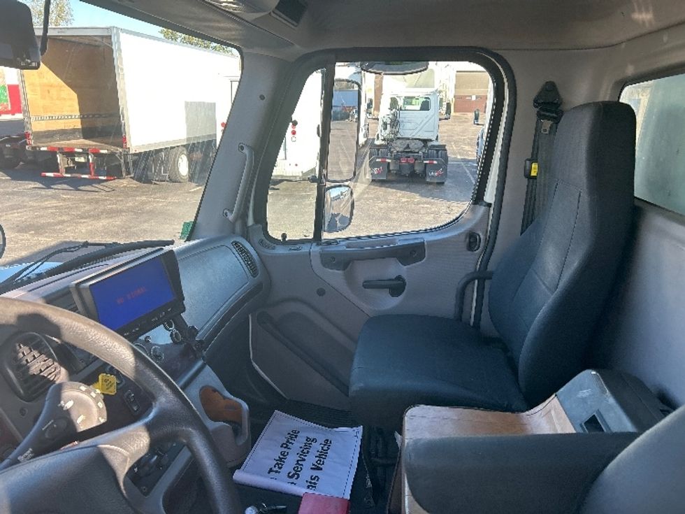Medium Duty Box Truck-Light and Medium Duty Trucks-Freightliner-2020-M211264S-Sturtevant-WI-383,543\n\t\tmiles-$ 64,750 - Image 19