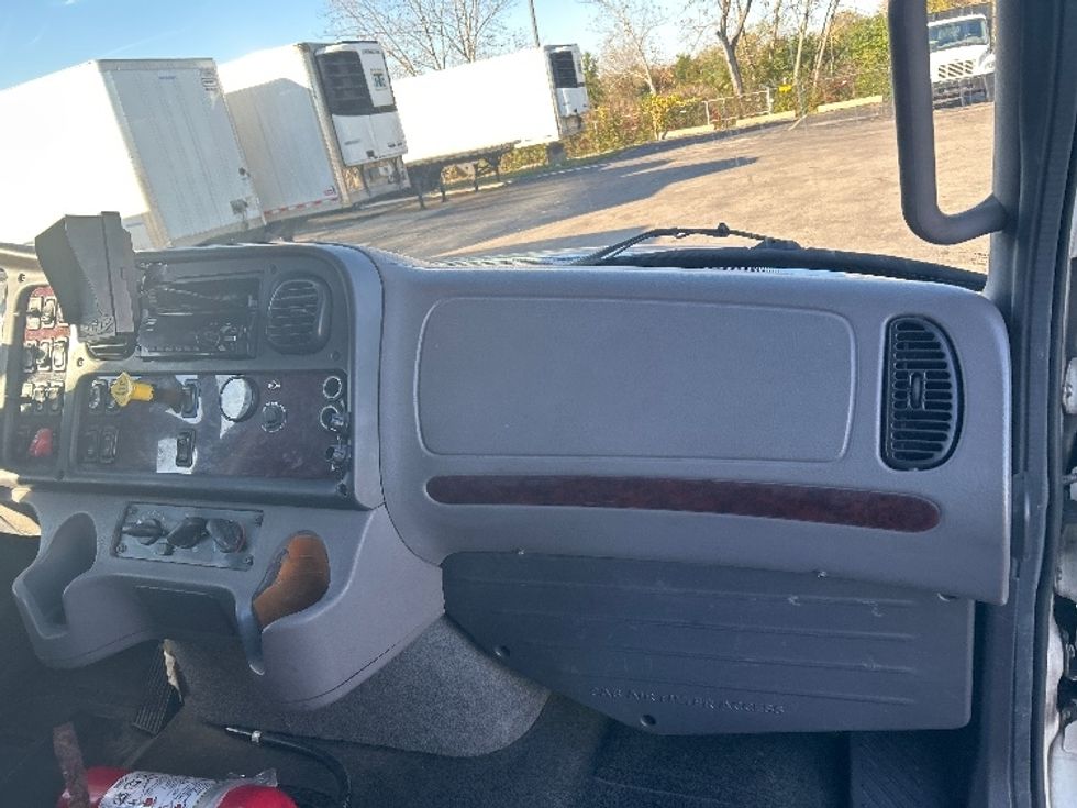 Medium Duty Box Truck-Light and Medium Duty Trucks-Freightliner-2020-M211264S-Sturtevant-WI-383,543\n\t\tmiles-$ 64,750 - Image 21