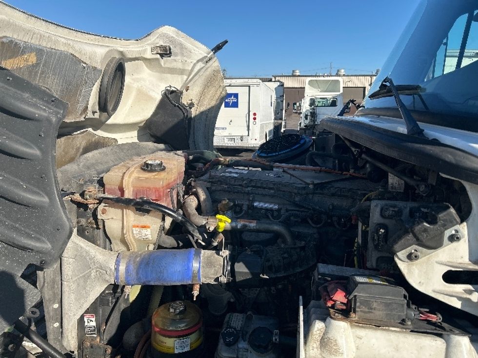 Medium Duty Box Truck-Light and Medium Duty Trucks-Freightliner-2020-M211264S-Sturtevant-WI-383,543\n\t\tmiles-$ 64,750 - Image 24