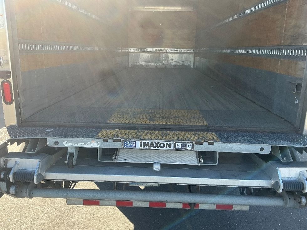 Medium Duty Box Truck-Light and Medium Duty Trucks-Freightliner-2020-M211264S-West Sacramento-CA-289,610\n\t\tmiles-$ 81,500 - Image 10