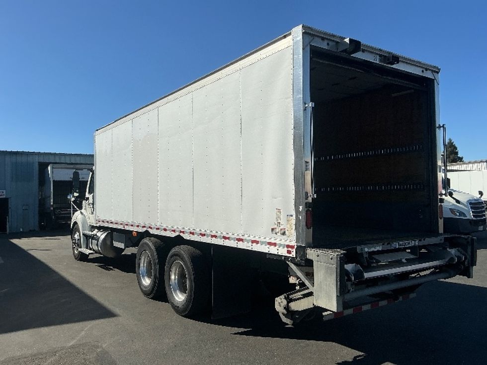 Medium Duty Box Truck-Light and Medium Duty Trucks-Freightliner-2020-M211264S-West Sacramento-CA-289,610\n\t\tmiles-$ 81,500 - Image 6