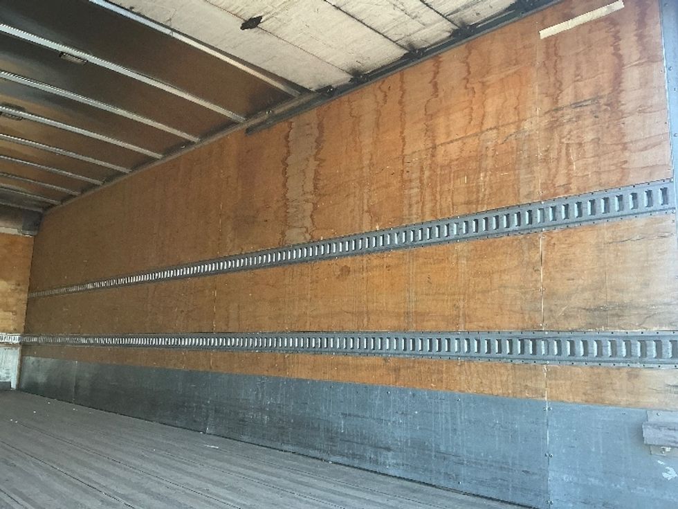 Medium Duty Box Truck-Light and Medium Duty Trucks-Freightliner-2020-M211264S-West Sacramento-CA-289,610\n\t\tmiles-$ 81,500 - Image 12