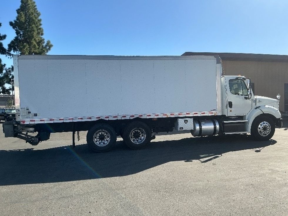 Medium Duty Box Truck-Light and Medium Duty Trucks-Freightliner-2020-M211264S-West Sacramento-CA-289,610\n\t\tmiles-$ 81,500 - Image 15