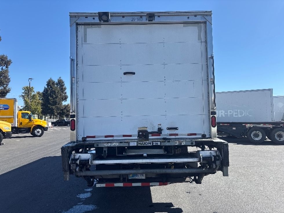 Medium Duty Box Truck-Light and Medium Duty Trucks-Freightliner-2020-M211264S-West Sacramento-CA-325,702\n\t\tmiles-$ 80,250 - Image 7