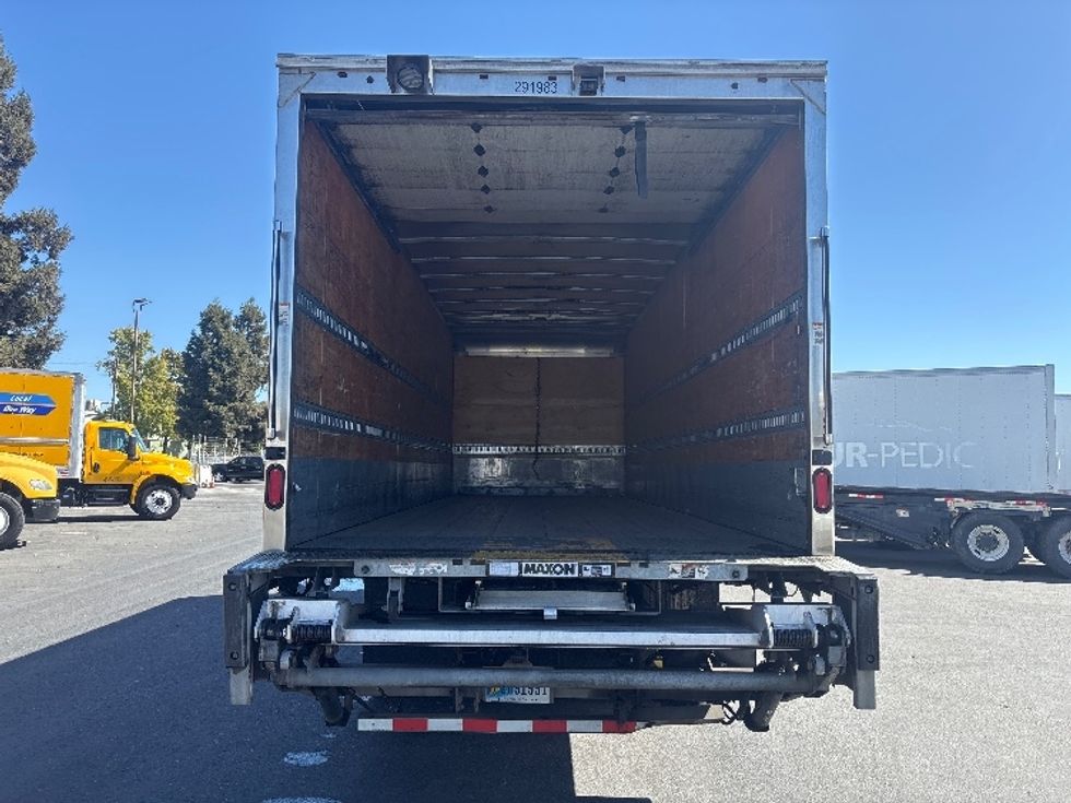 Medium Duty Box Truck-Light and Medium Duty Trucks-Freightliner-2020-M211264S-West Sacramento-CA-325,702\n\t\tmiles-$ 80,250 - Image 8
