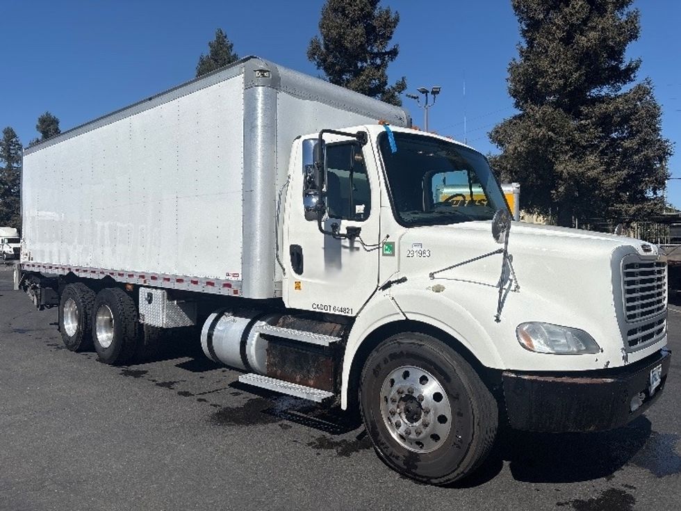 Medium Duty Box Truck-Light and Medium Duty Trucks-Freightliner-2020-M211264S-West Sacramento-CA-325,702\n\t\tmiles-$ 80,250 - Image 1