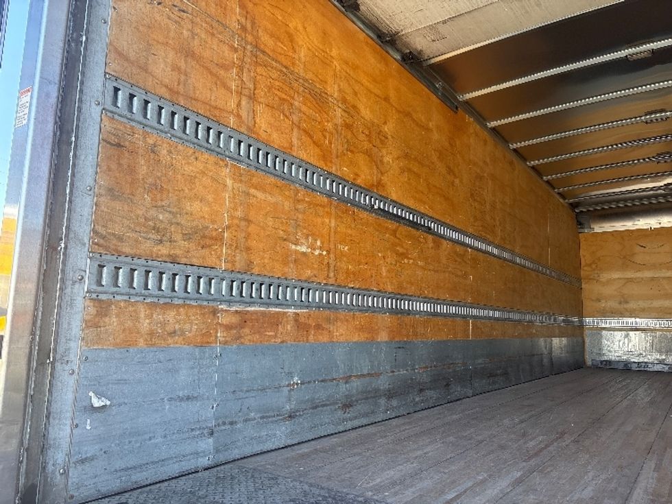 Medium Duty Box Truck-Light and Medium Duty Trucks-Freightliner-2020-M211264S-West Sacramento-CA-325,702\n\t\tmiles-$ 80,250 - Image 11