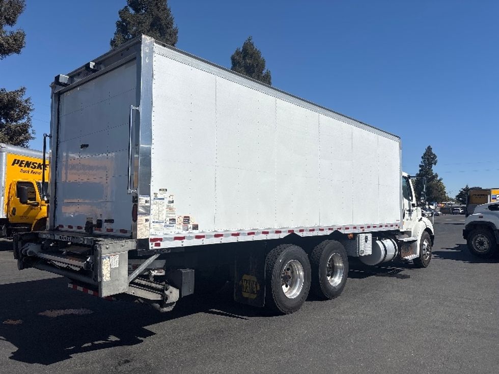Medium Duty Box Truck-Light and Medium Duty Trucks-Freightliner-2020-M211264S-West Sacramento-CA-325,702\n\t\tmiles-$ 80,250 - Image 13