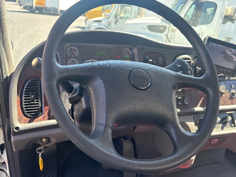 Medium Duty Box Truck-Light and Medium Duty Trucks-Freightliner-2020-M211264S-West Sacramento-CA-325,702\n\t\tmiles-$ 80,250 - Image 17