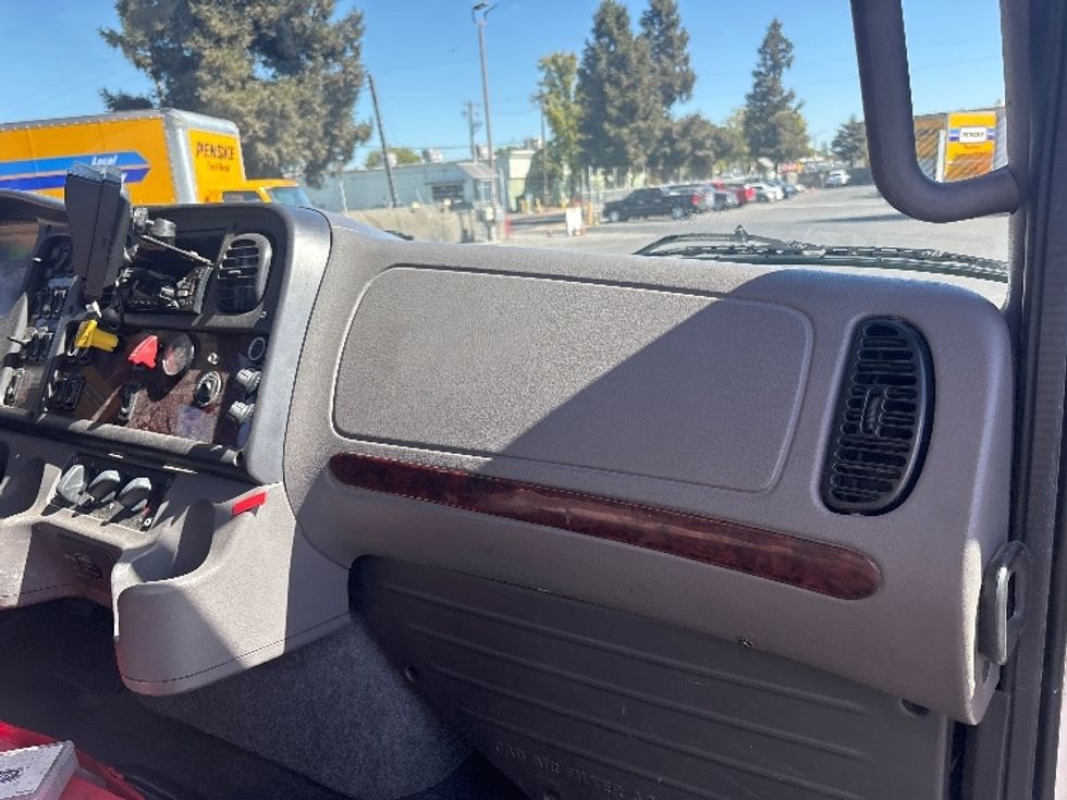 Medium Duty Box Truck-Light and Medium Duty Trucks-Freightliner-2020-M211264S-West Sacramento-CA-325,702\n\t\tmiles-$ 80,250 - Image 21