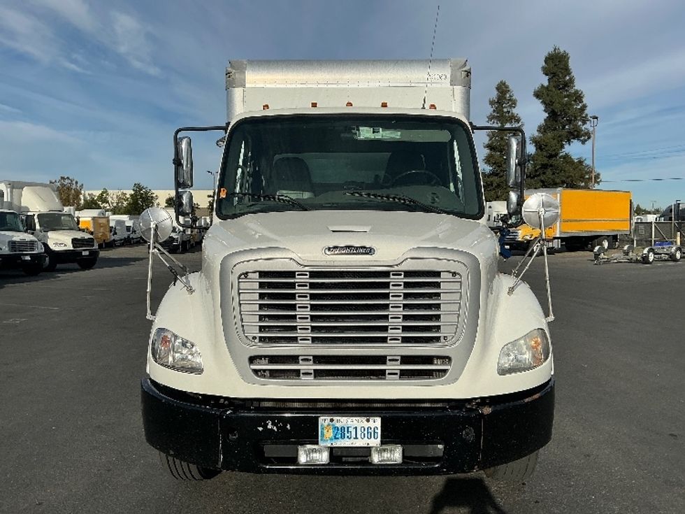 Medium Duty Box Truck-Light and Medium Duty Trucks-Freightliner-2020-M211264S-West Sacramento-CA-334,491\n\t\tmiles-$ 80,000 - Image 2