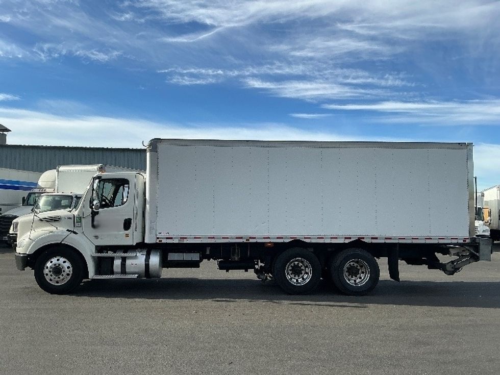 Medium Duty Box Truck-Light and Medium Duty Trucks-Freightliner-2020-M211264S-West Sacramento-CA-334,491\n\t\tmiles-$ 80,000 - Image 4