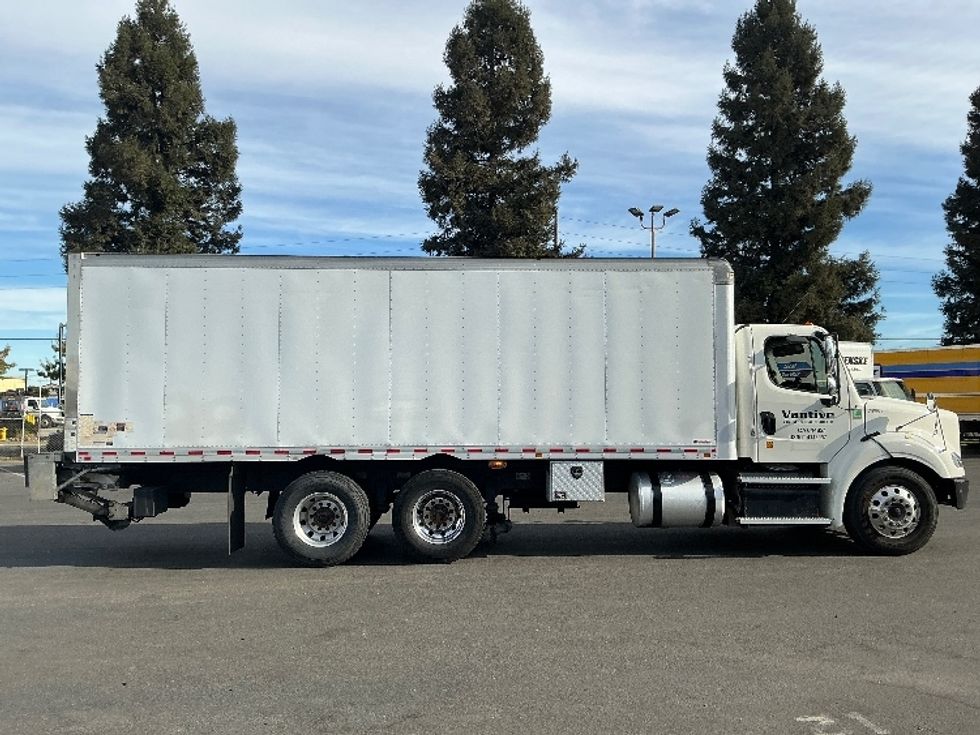 Medium Duty Box Truck-Light and Medium Duty Trucks-Freightliner-2020-M211264S-West Sacramento-CA-334,491\n\t\tmiles-$ 80,000 - Image 15