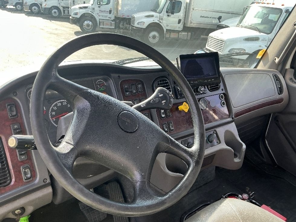 Medium Duty Box Truck-Light and Medium Duty Trucks-Freightliner-2020-M211264S-West Sacramento-CA-334,491\n\t\tmiles-$ 80,000 - Image 17