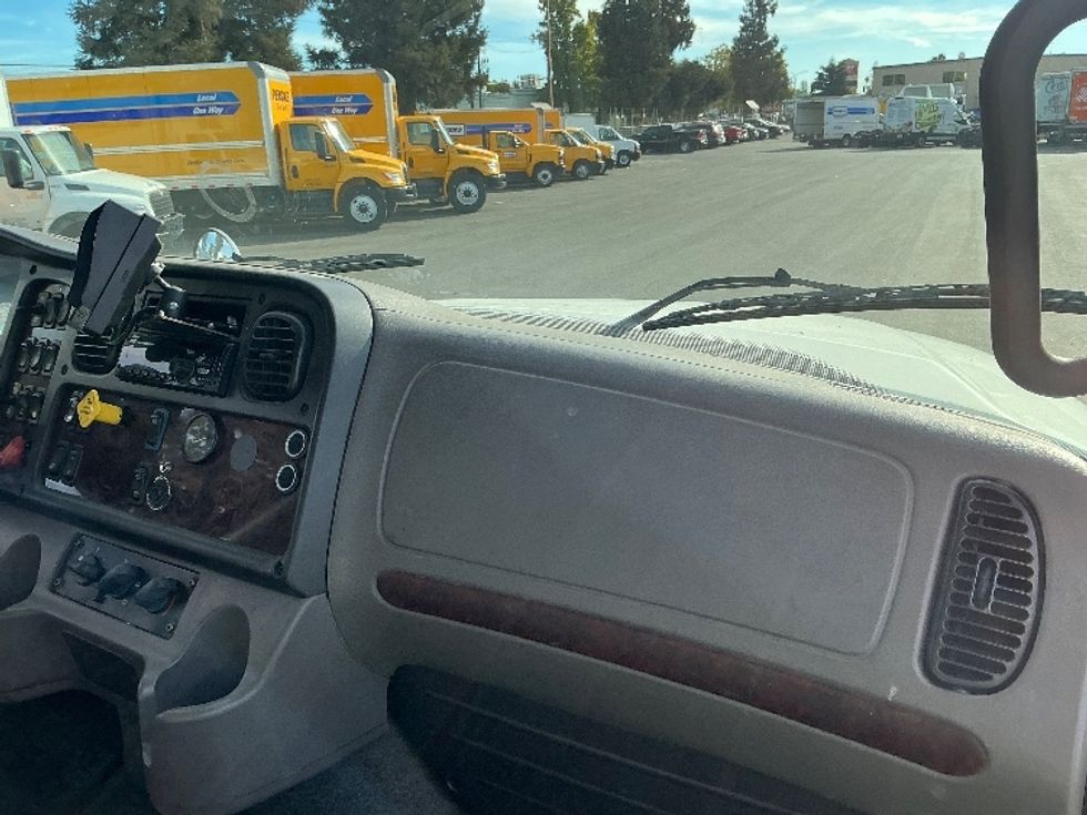 Medium Duty Box Truck-Light and Medium Duty Trucks-Freightliner-2020-M211264S-West Sacramento-CA-334,491\n\t\tmiles-$ 80,000 - Image 21