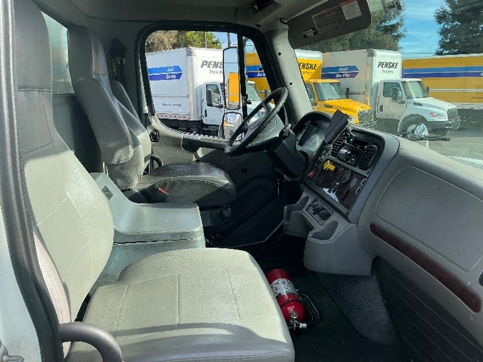 Medium Duty Box Truck-Light and Medium Duty Trucks-Freightliner-2020-M211264S-West Sacramento-CA-334,491\n\t\tmiles-$ 80,000 - Image 22