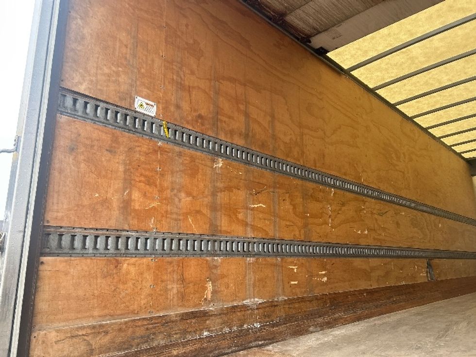 Medium Duty Box Truck-Light and Medium Duty Trucks-Freightliner-2020-M211264S-Windsor-WI-355,463\n\t\tmiles-$ 88,500 - Image 11