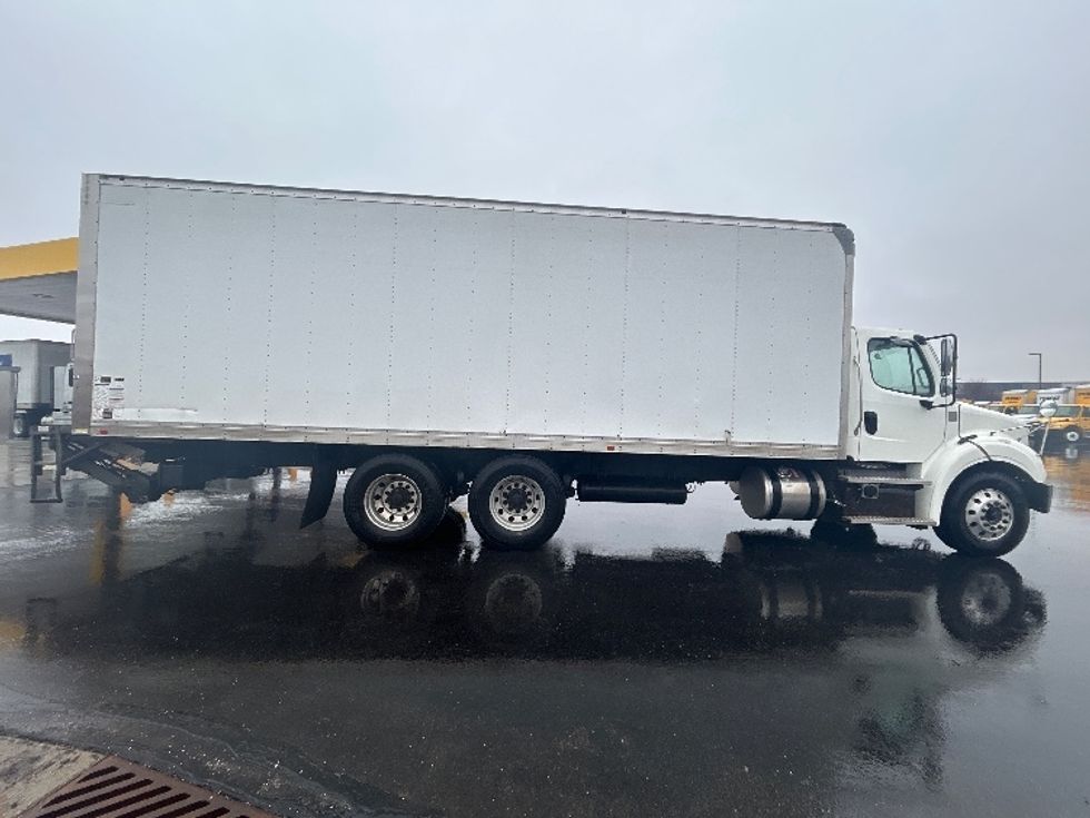 Medium Duty Box Truck-Light and Medium Duty Trucks-Freightliner-2020-M211264S-Windsor-WI-355,463\n\t\tmiles-$ 88,500 - Image 15