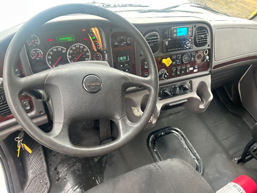 Medium Duty Box Truck-Light and Medium Duty Trucks-Freightliner-2020-M211264S-Windsor-WI-355,463\n\t\tmiles-$ 88,500 - Image 18