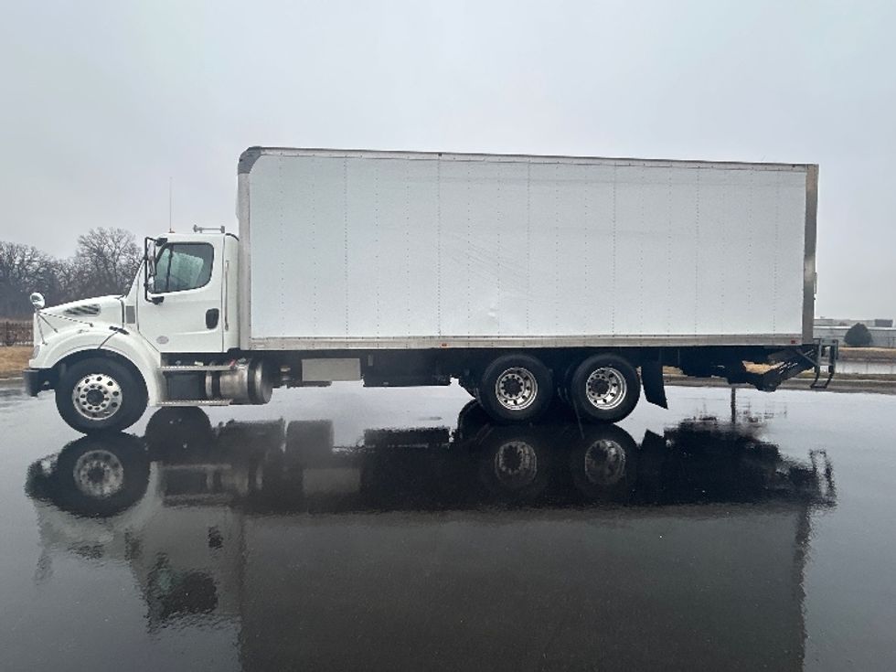 Medium Duty Box Truck-Light and Medium Duty Trucks-Freightliner-2020-M211264S-Windsor-WI-355,463\n\t\tmiles-$ 88,500 - Image 4