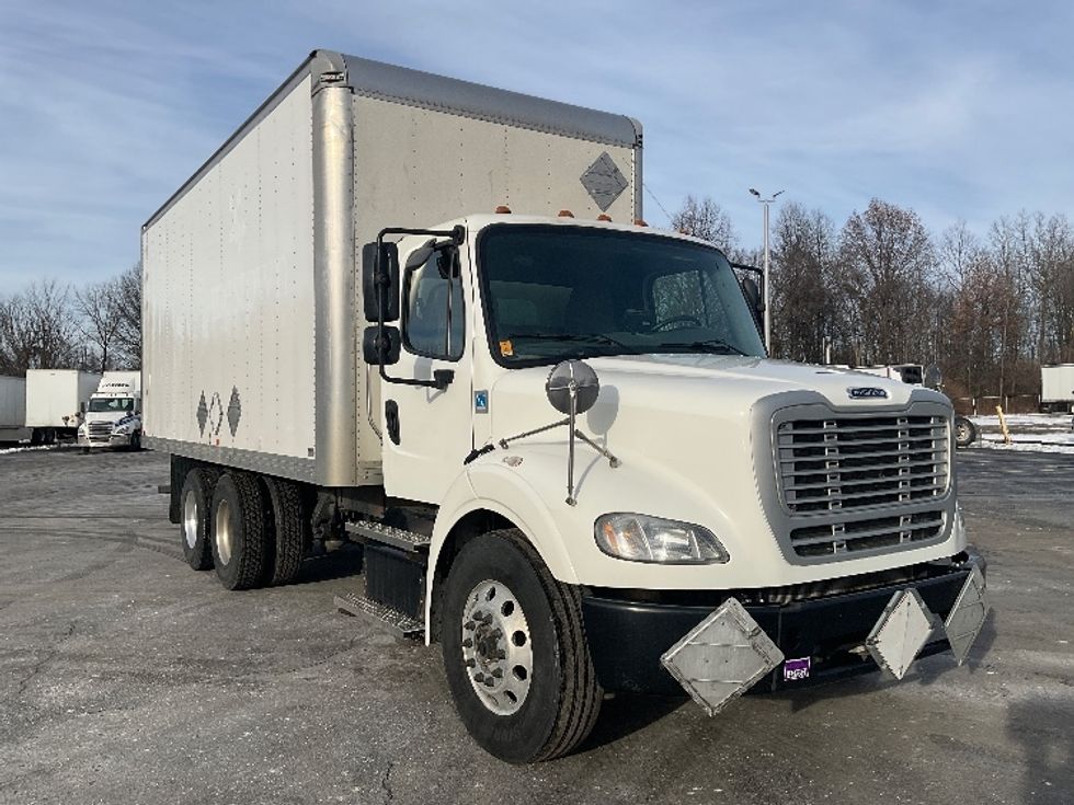 Medium Duty Box Truck-Light and Medium Duty Trucks-Freightliner-2020-M211264S-Youngstown-OH-250,724\n\t\tmiles-$ 89,000 - Image 1