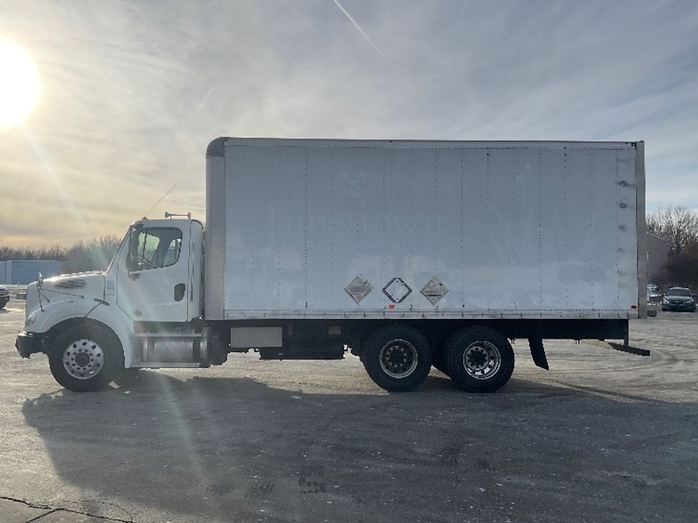 Medium Duty Box Truck-Light and Medium Duty Trucks-Freightliner-2020-M211264S-Youngstown-OH-250,724\n\t\tmiles-$ 89,000 - Image 4