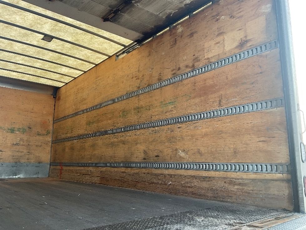 Medium Duty Box Truck-Light and Medium Duty Trucks-Freightliner-2020-M211264S-Youngstown-OH-250,724\n\t\tmiles-$ 89,000 - Image 12