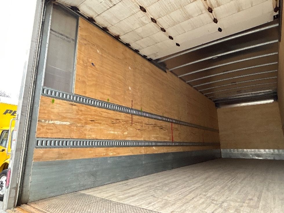 Medium Duty Box Truck-Light and Medium Duty Trucks-Freightliner-2021-M2-Abbotsford-BC-236,821\n\t\tkm-$ 79,750 - Image 11