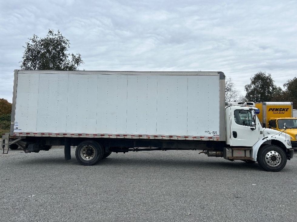 Medium Duty Box Truck-Light and Medium Duty Trucks-Freightliner-2021-M2-Abbotsford-BC-236,821\n\t\tkm-$ 79,750 - Image 15