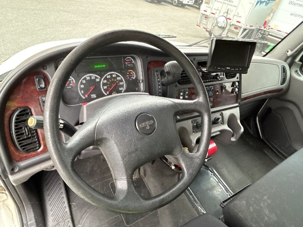 Medium Duty Box Truck-Light and Medium Duty Trucks-Freightliner-2021-M2-Abbotsford-BC-236,821\n\t\tkm-$ 79,750 - Image 17
