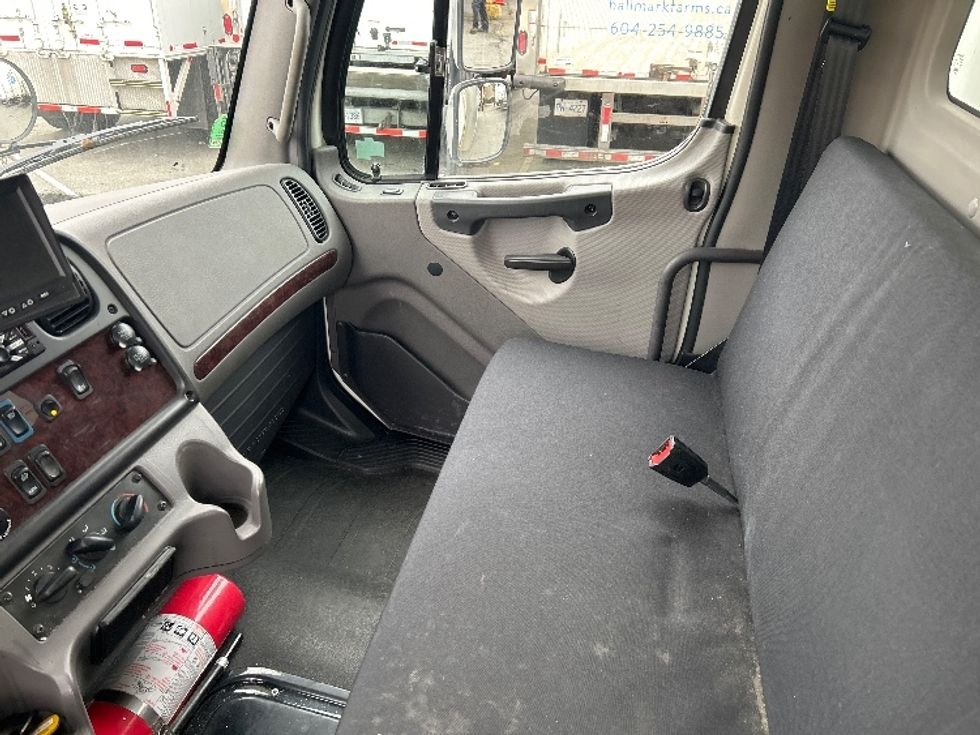 Medium Duty Box Truck-Light and Medium Duty Trucks-Freightliner-2021-M2-Abbotsford-BC-236,821\n\t\tkm-$ 79,750 - Image 19