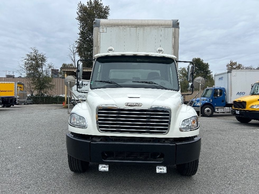Medium Duty Box Truck-Light and Medium Duty Trucks-Freightliner-2021-M2-Abbotsford-BC-236,821\n\t\tkm-$ 79,750 - Image 2