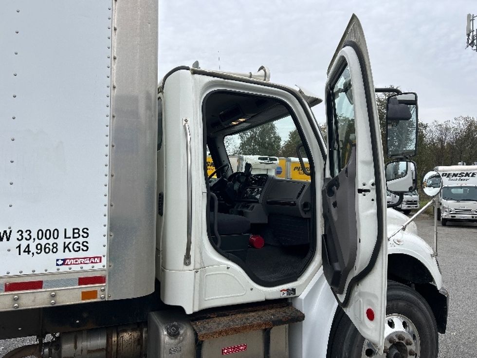 Medium Duty Box Truck-Light and Medium Duty Trucks-Freightliner-2021-M2-Abbotsford-BC-236,821\n\t\tkm-$ 79,750 - Image 20