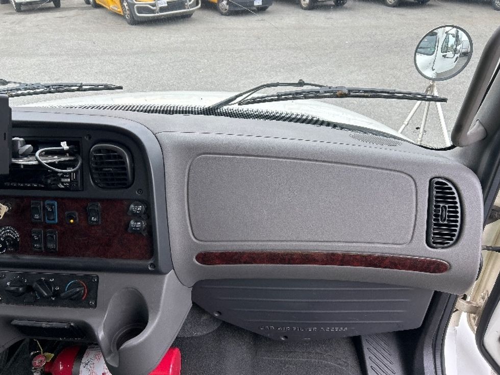 Medium Duty Box Truck-Light and Medium Duty Trucks-Freightliner-2021-M2-Abbotsford-BC-236,821\n\t\tkm-$ 79,750 - Image 21