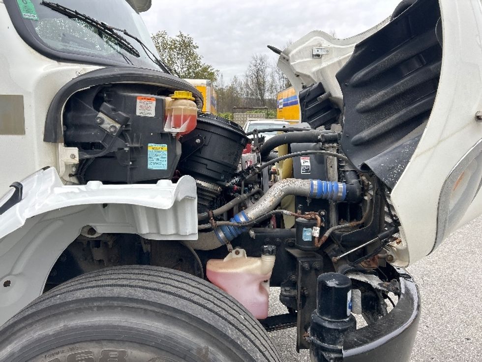 Medium Duty Box Truck-Light and Medium Duty Trucks-Freightliner-2021-M2-Abbotsford-BC-236,821\n\t\tkm-$ 79,750 - Image 23