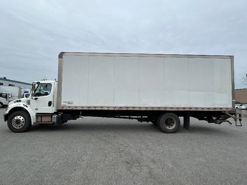 Medium Duty Box Truck-Light and Medium Duty Trucks-Freightliner-2021-M2-Abbotsford-BC-236,821\n\t\tkm-$ 79,750 - Image 4