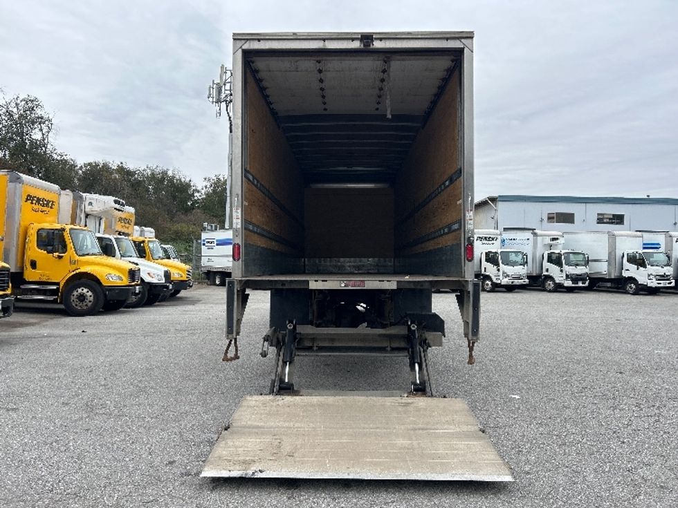 Medium Duty Box Truck-Light and Medium Duty Trucks-Freightliner-2021-M2-Abbotsford-BC-236,821\n\t\tkm-$ 79,750 - Image 9