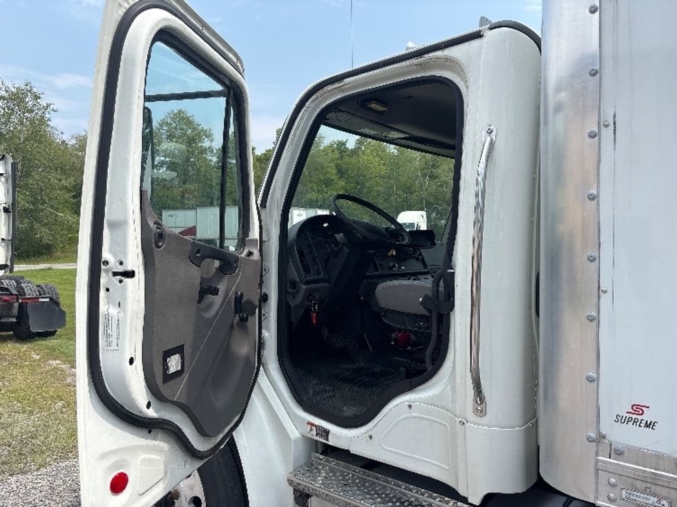 Medium Duty Box Truck-Light and Medium Duty Trucks-Freightliner-2021-M2-Akron-OH-143,200\n\t\tmiles-$ 54,500 - Image 15