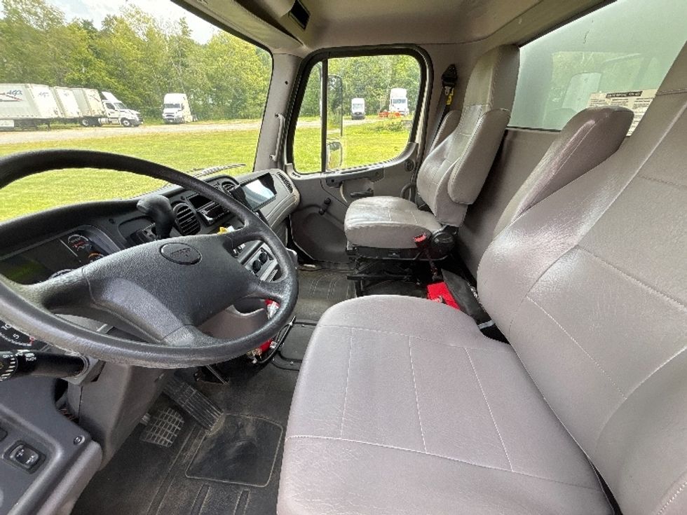 Medium Duty Box Truck-Light and Medium Duty Trucks-Freightliner-2021-M2-Akron-OH-143,200\n\t\tmiles-$ 54,500 - Image 18