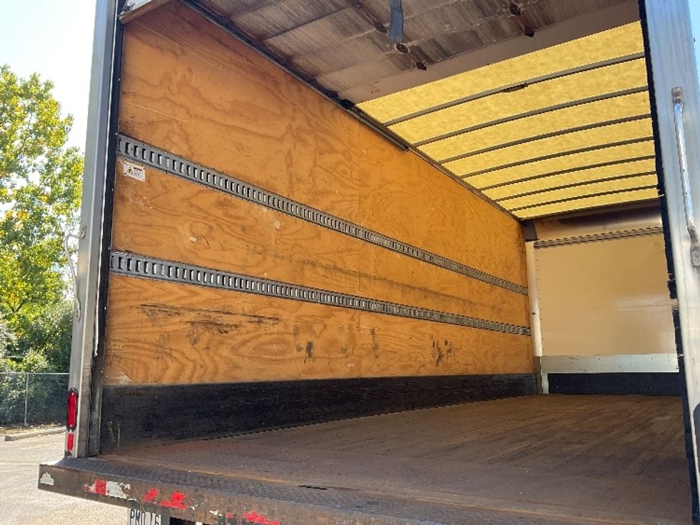 Medium Duty Box Truck-Light and Medium Duty Trucks-Freightliner-2021-M2-Akron-OH-231,450\n\t\tmiles-$ 45,250 - Image 11