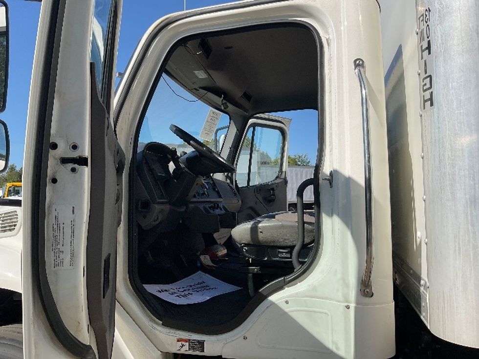 Medium Duty Box Truck-Light and Medium Duty Trucks-Freightliner-2021-M2-Akron-OH-231,450\n\t\tmiles-$ 45,250 - Image 16