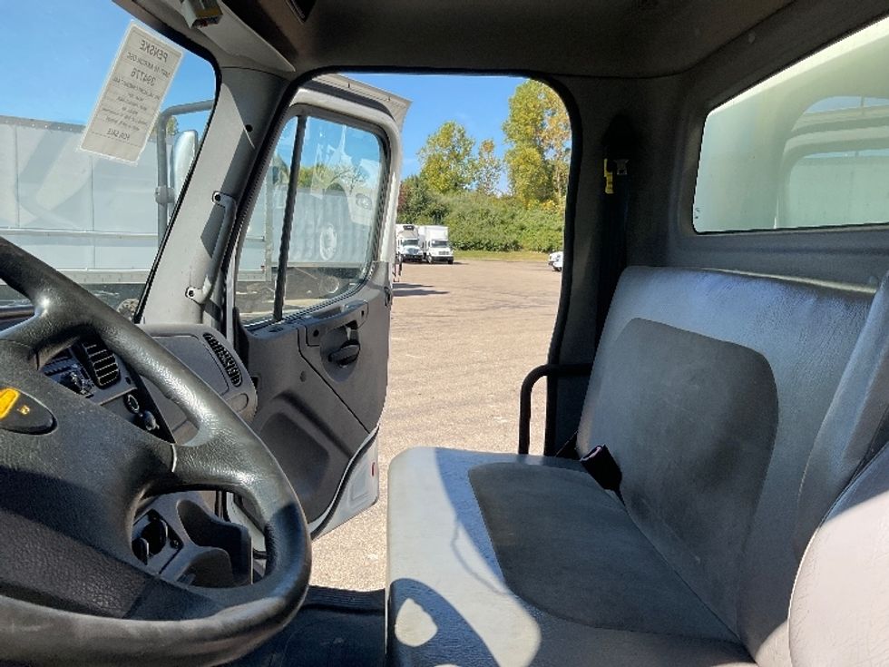 Medium Duty Box Truck-Light and Medium Duty Trucks-Freightliner-2021-M2-Akron-OH-231,450\n\t\tmiles-$ 45,250 - Image 19