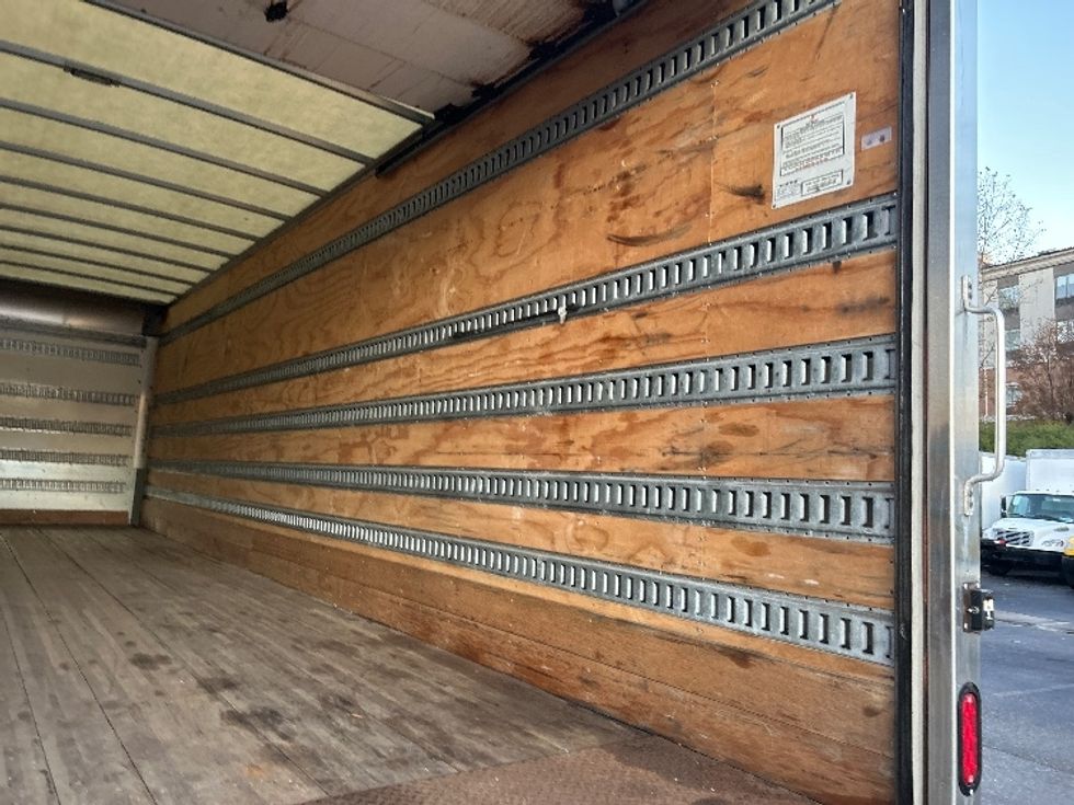 Medium Duty Box Truck-Light and Medium Duty Trucks-Freightliner-2021-M2-Akron-OH-257,129\n\t\tmiles-$ 40,750 - Image 12