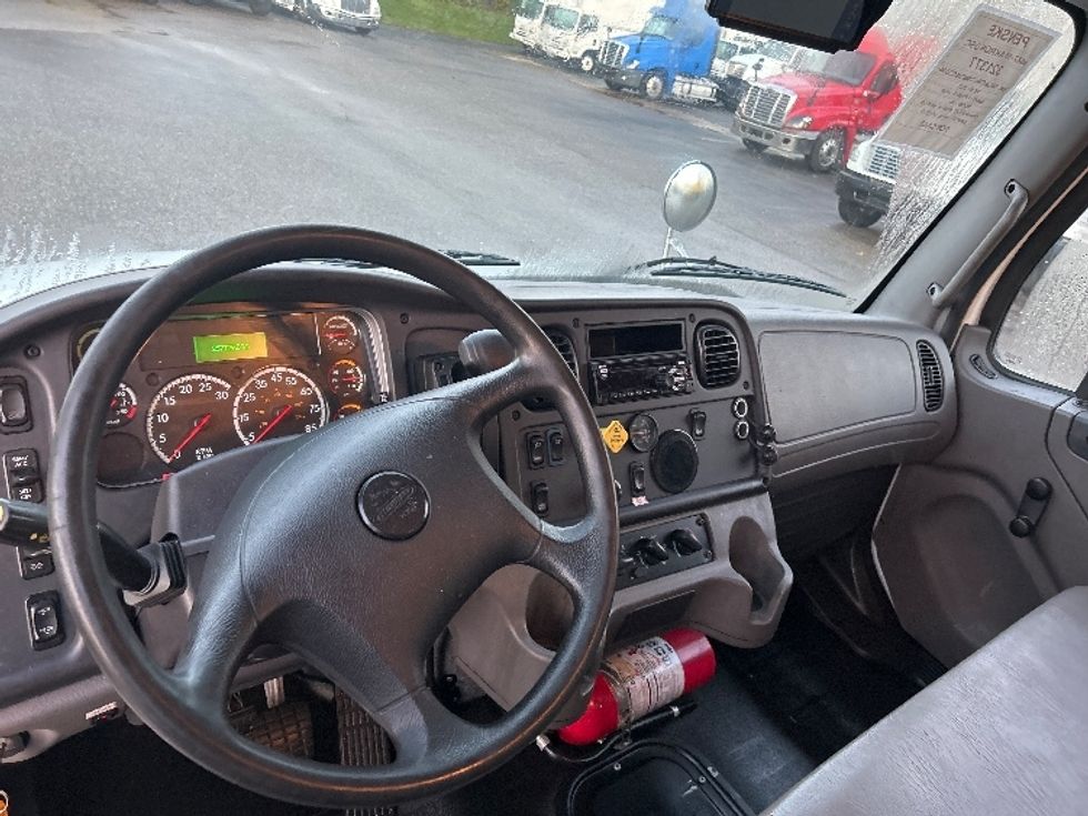 Medium Duty Box Truck-Light and Medium Duty Trucks-Freightliner-2021-M2-Akron-OH-257,129\n\t\tmiles-$ 40,750 - Image 17