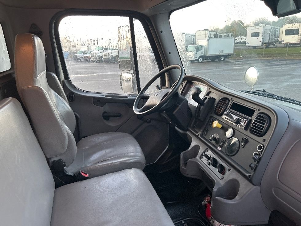 Medium Duty Box Truck-Light and Medium Duty Trucks-Freightliner-2021-M2-Akron-OH-257,129\n\t\tmiles-$ 40,750 - Image 22