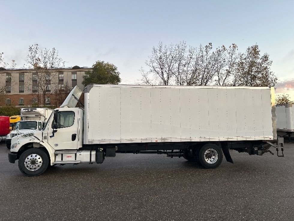 Medium Duty Box Truck-Light and Medium Duty Trucks-Freightliner-2021-M2-Akron-OH-257,129\n\t\tmiles-$ 40,750 - Image 4