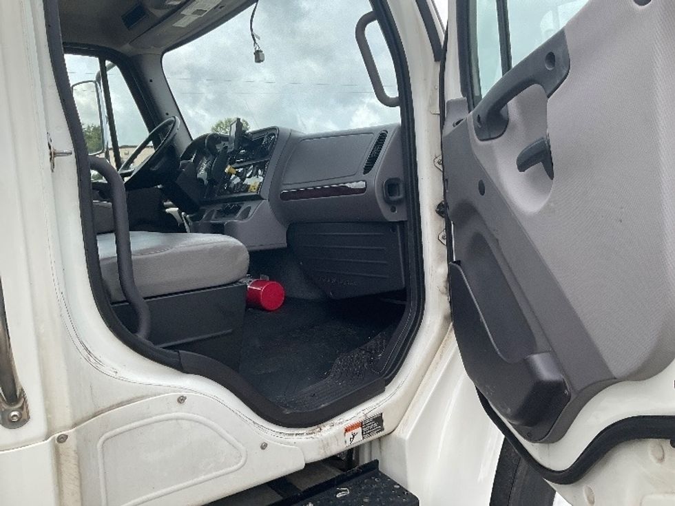 Medium Duty Box Truck-Light and Medium Duty Trucks-Freightliner-2021-M2-Albany-GA-147,955\n\t\tmiles-$ 54,500 - Image 20